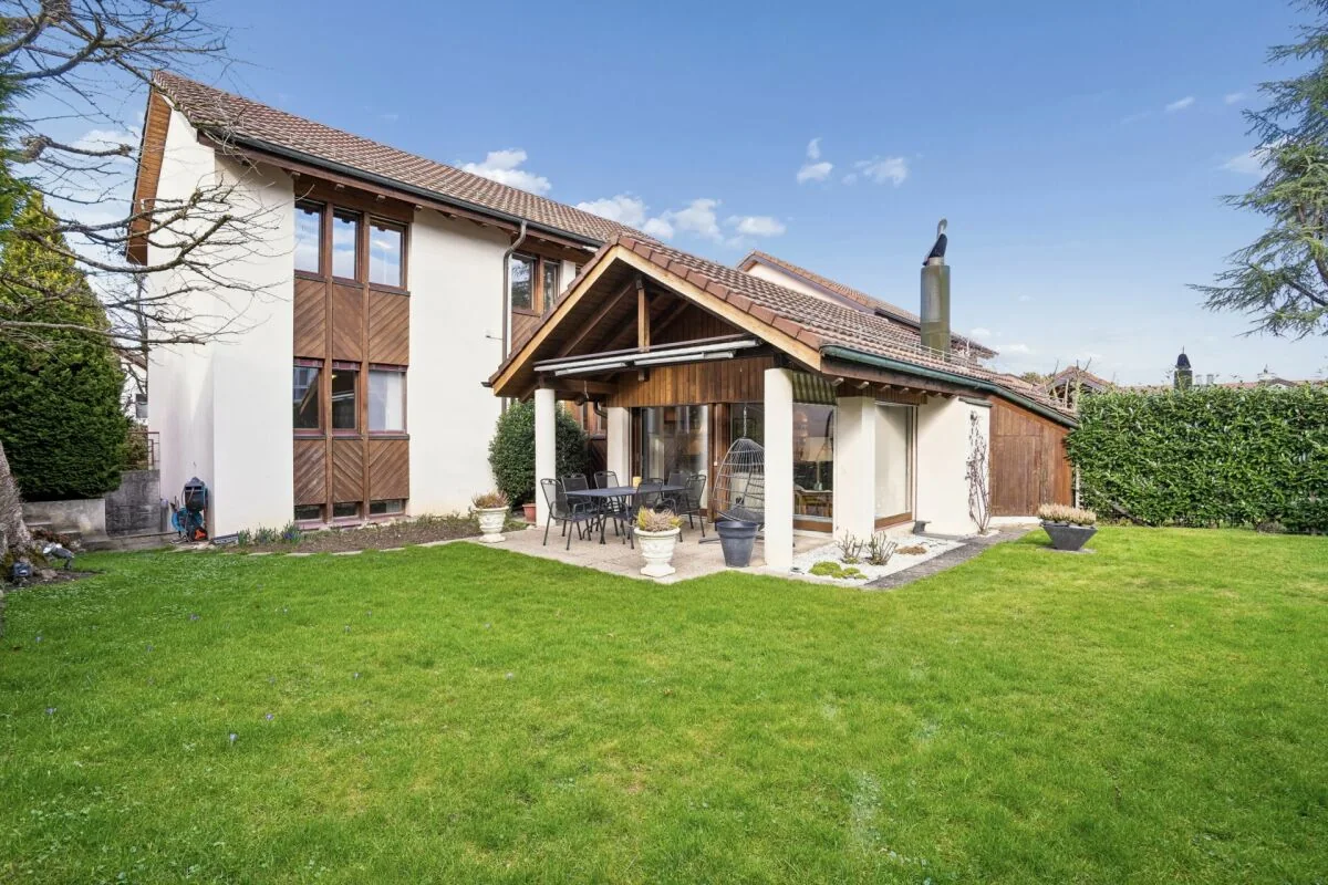 Grosszügiges 7-Zimmer-Haus mit Potenzial, Rüschlikon ZH – Ansicht 1