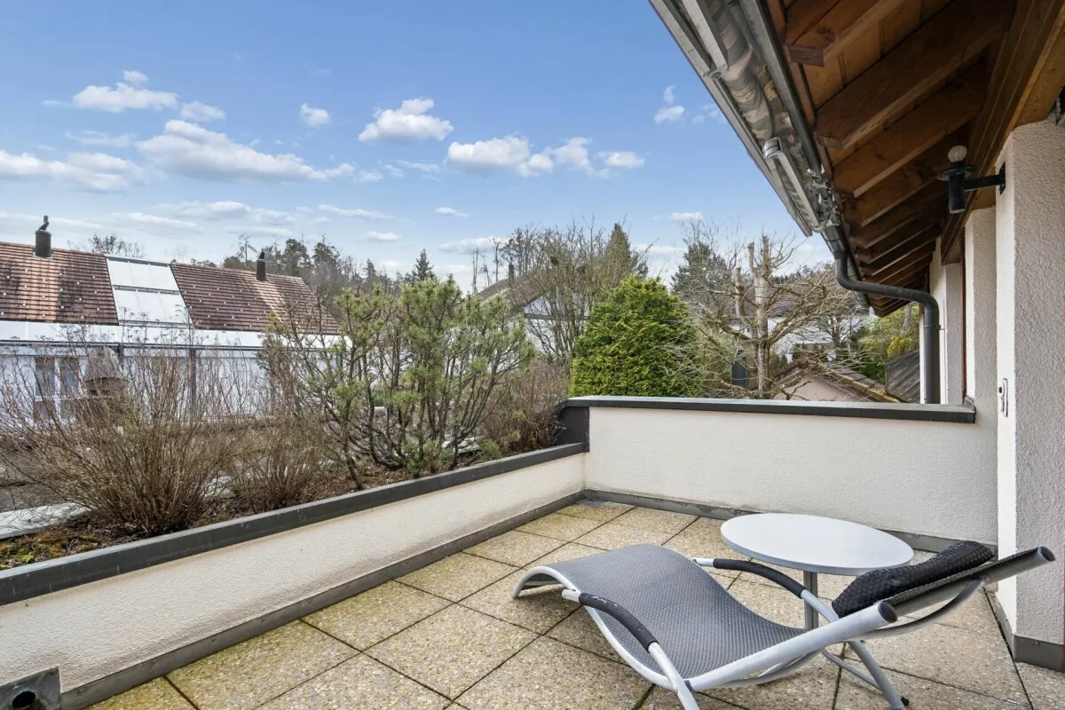Dachterrasse mit Blick über den Zürichsee