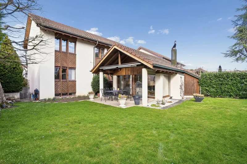Grosszügiges 7-Zimmer-Haus mit Potenzial, Rüschlikon ZH – Ansicht 1