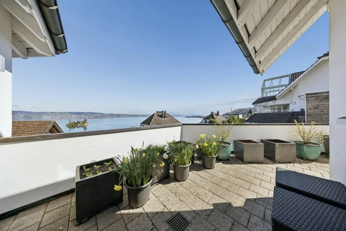 Einfamilienhaus mit unverbaubarer Seesicht in Bäch SZ, Bild 4