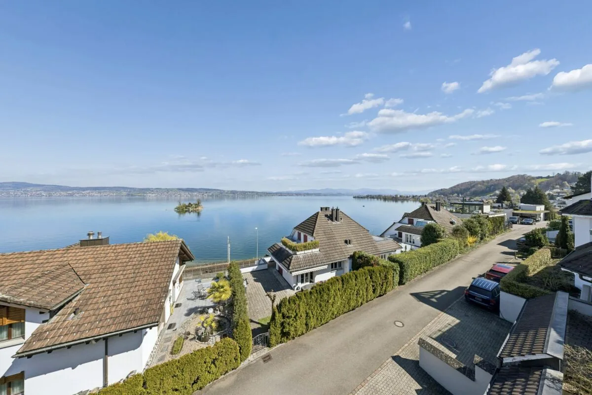Einfamilienhaus mit unverbaubarer Seesicht in Bäch SZ, Bild 6