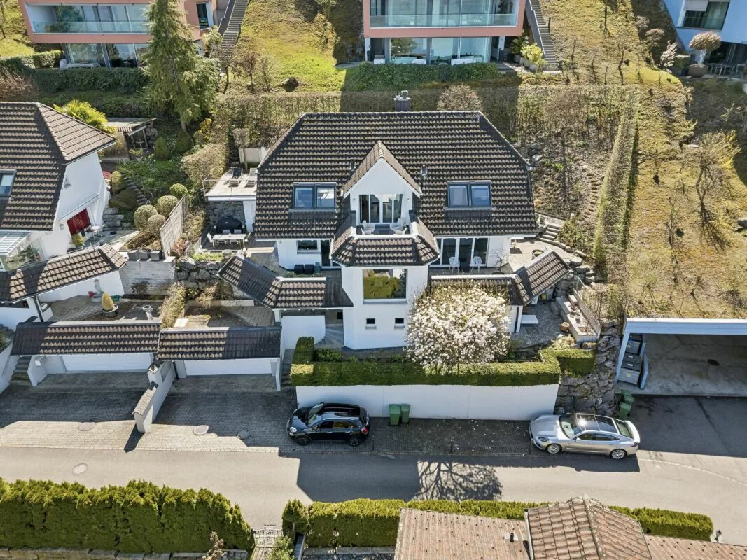Einfamilienhaus mit unverbaubarer Seesicht in Bäch SZ, Bild 42